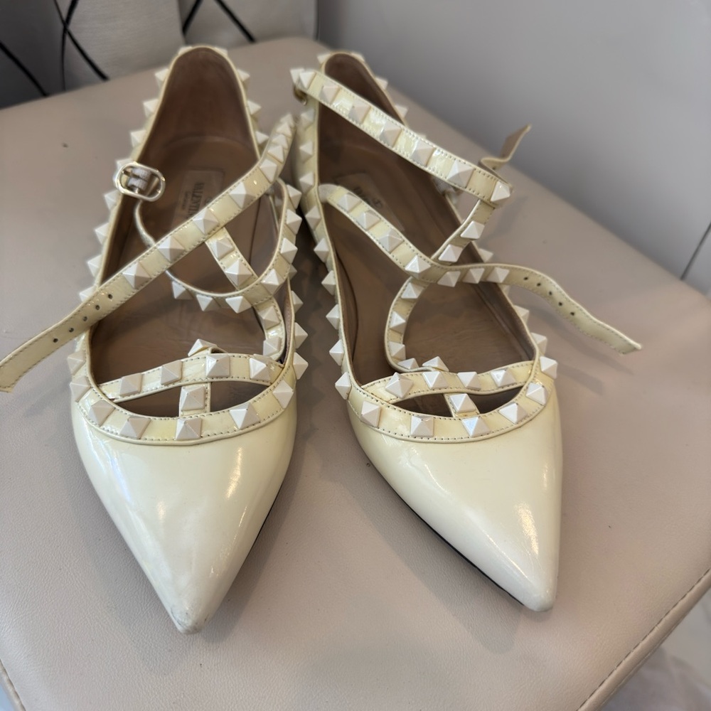 Valentino Women's Cream Rockstud Flats